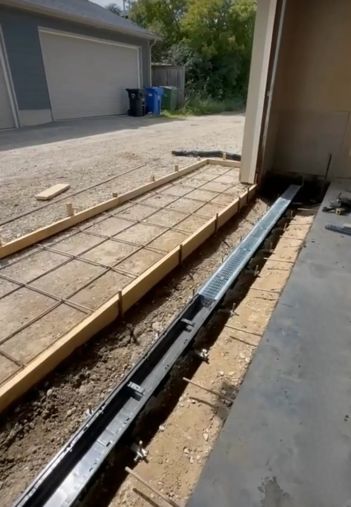 Barn drainage system pre sloped model 600 galvanized steel