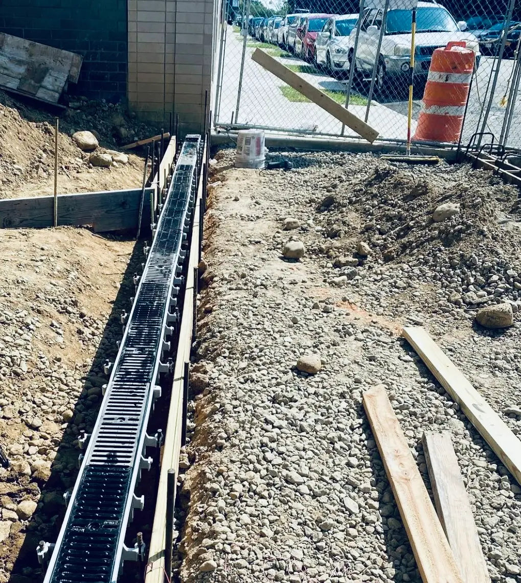 Loading dock linear drainage